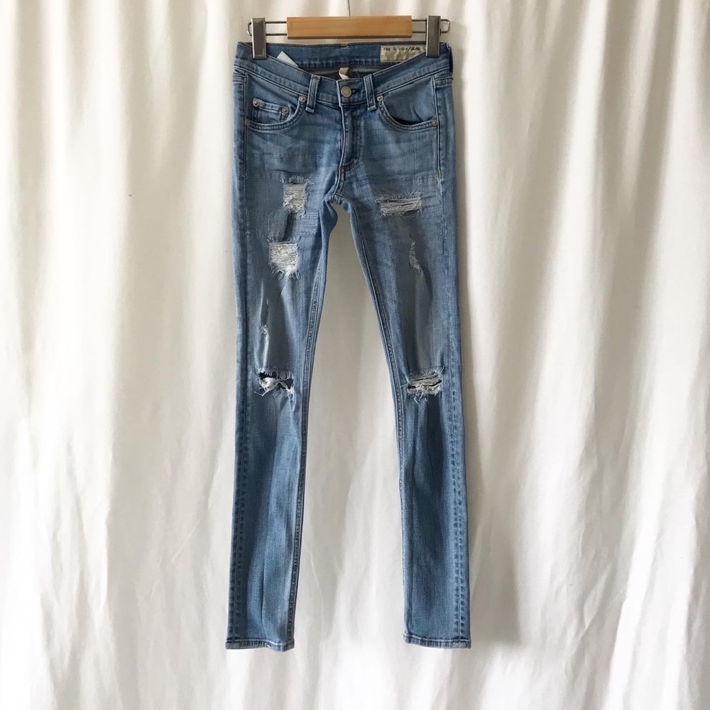 Rag & Bone distressed light wash Skinny Jeans 24